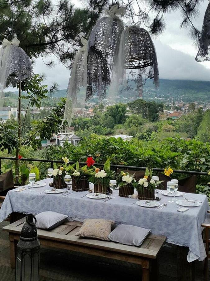 Ruth'S Bed & Breakfast Lembang Kültér fotó